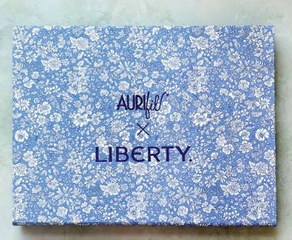 CAJA AURIFIL BY LIBERTY 45 BOBINAS 200 M Nº 50