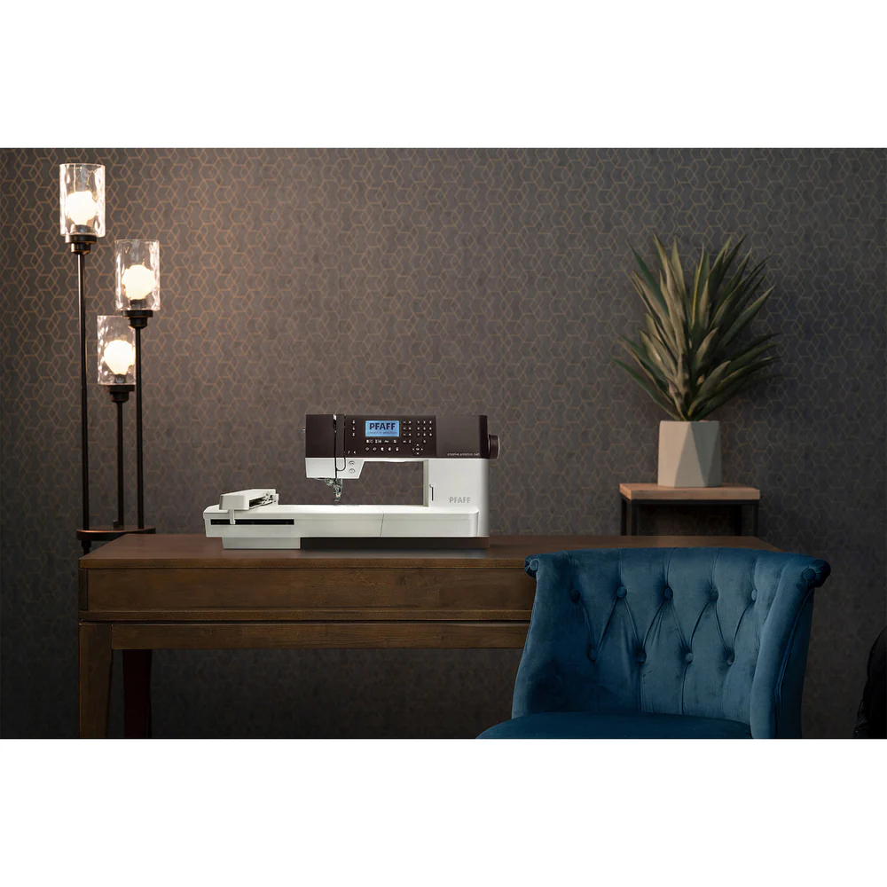MÁQUINA DE COSER Y BORDAR PFAFF CREATIVE AMBITION 640