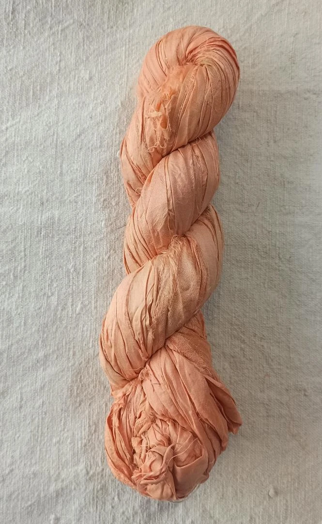 MADEJA DE TELA DE SARI RECICLADO COLOR SALMON